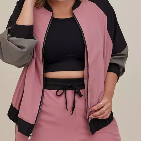 NWT Torrid LoveSick Mauve Color Block Stretch Pull-On Shorts 2X 18/20 - Picture 3 of 13